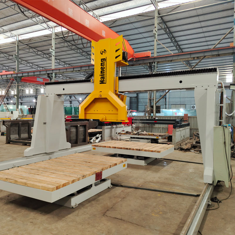 Ground rail type block cutter